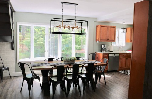 Hadley House | Direct lakefront on quiet dead end road!