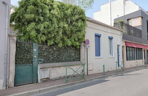 Malakoff House | Discover Les Bamboos de Malakoff, a whole house on the outskirts of Paris