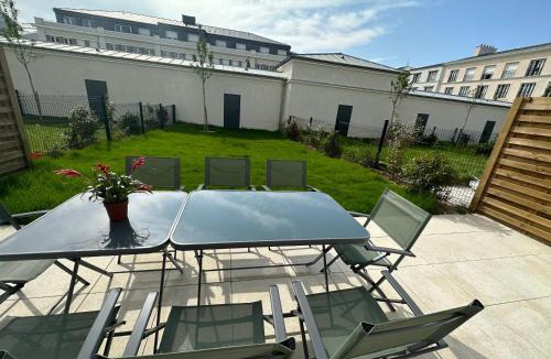 Serris House | Disneyland Paris, vallée village ,Paris , villa, garden , Syline Home, 120 m2
