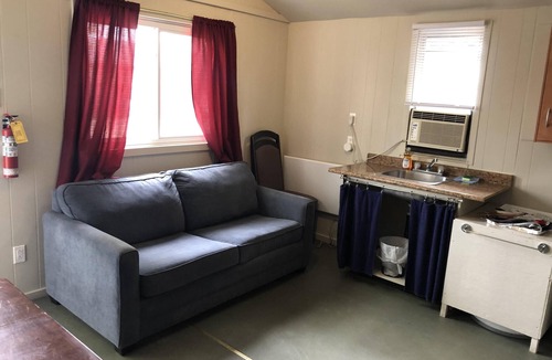 Wasaga Beach Cottage | Dock Life Cottage 9 - Riverside, 2 Bedroom, Wasaga
