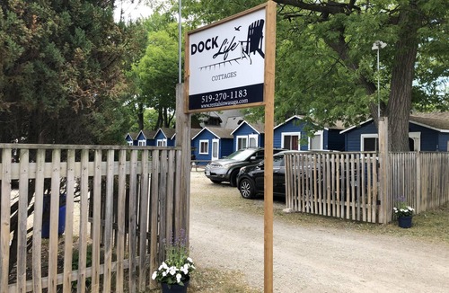 Wasaga Beach Cottage | Dock Life Cottage 9 - Riverside, 2 Bedroom, Wasaga
