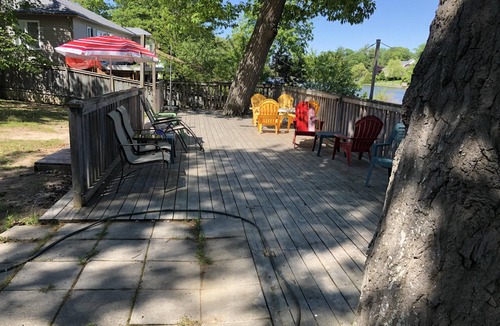 Wasaga Beach Cottage | Dock Life Cottage 6 - Riverside, 1 Bedroom, Wasaga
