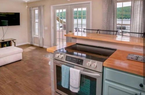 Hammondsport House | Dockaholic on Keuka Lake