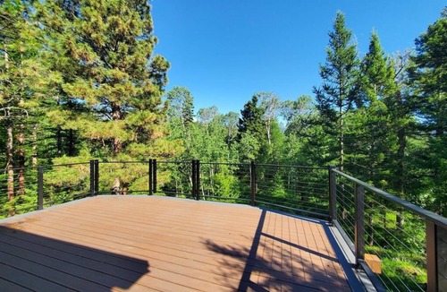 Victor House | Dog Friendly 5 Acre- Sunset Deck, Sleeps 16