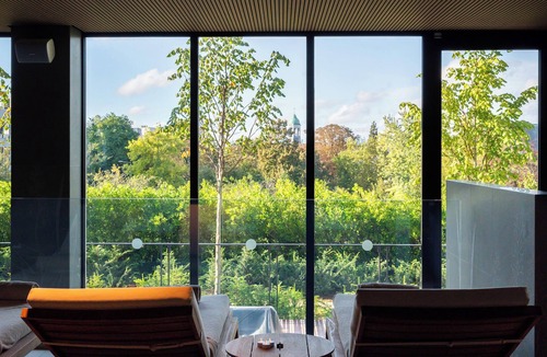 Issy-les-Moulineaux Hotel | Domaine de la Reine Margot Paris-Issy - MGallery Collection