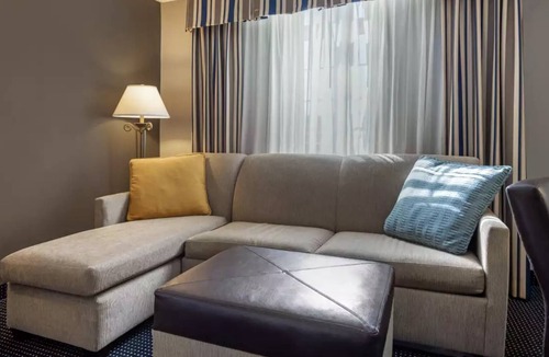 New Cumberland House | Double room with bath close to the State Capital
