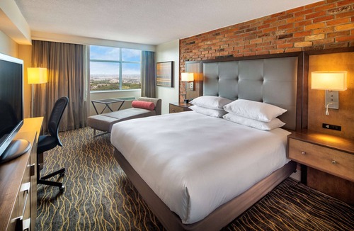 Northeast Mississauga Hotel | DoubleTree by Hilton Toronto Airport