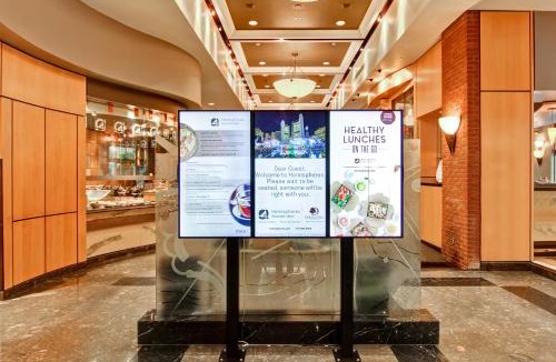 Bay Street Corridor Hotel | DoubleTree by Hilton Toronto Downtown