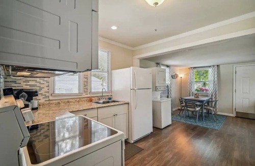 New Port Richey House | Downtown Bungalow 1/2 block off Main St