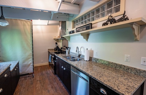 Downtown Historic District Apartment | Downtown Easton Loft Cozy & Secluded - Walkable to shops, restaurants, & river