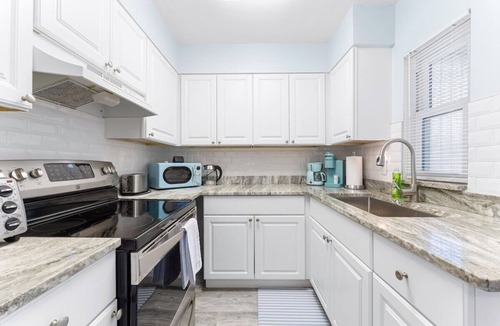 Laurel Park House | Downtown Escape! All new! Cute Villa in Sarasota!