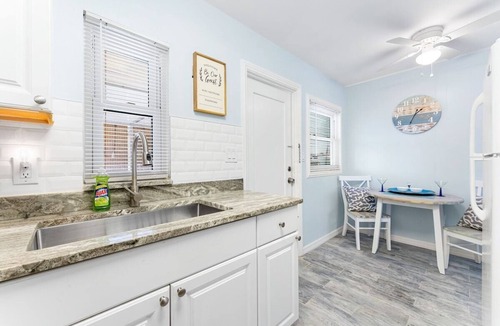 Laurel Park House | Downtown Escape! All new! Cute Villa in Sarasota!