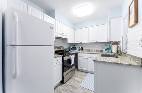 Laurel Park House | Downtown Escape! All new! Cute Villa in Sarasota!