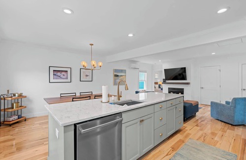 St. Michaels House | Downtown Flat Walk to Dining & Shops Sleeps 4
