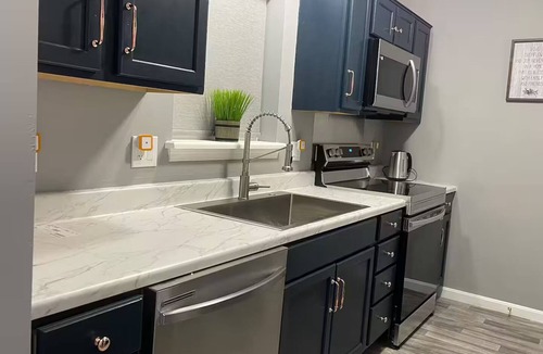 Harrisburg House | Downtown Harrisburg close to Hershey PA-Sleeps 8