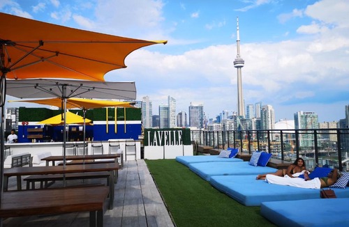 Fashion District Apartment | Downtown Toronto Luxury King Street Penthouse in Entertainment District