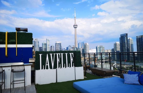 Fashion District Apartment | Downtown Toronto Luxury King Street Penthouse in Entertainment District