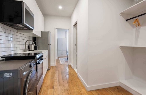Chinatown Apartment | Downtown w/d in the unit