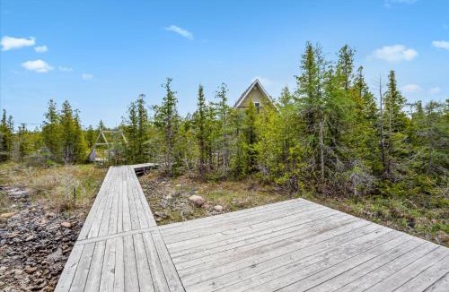 Northern Bruce Peninsula House | Dragonfly Cove - Nature-inspired Lakeside Living