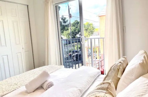 Wynwood Art District Apartment | Dream Trendy Apt 1BR/2BA - in Wynwood near Beach!
