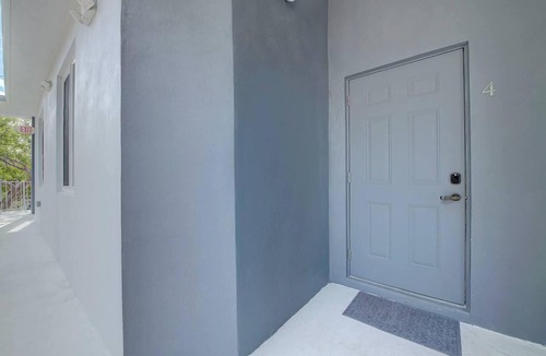 Wynwood Art District Apartment | Dream Trendy Apt 1BR/2BA - in Wynwood near Beach!