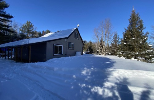 Bancroft Cottage | Dream vacation cottage for all seasons 4 bdr/2bath
