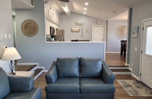 Parker House | Drift Away-New Construction-1bdr 1ba-Waterfront Home on Pier 98 Marina BOOK NOW!