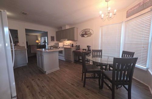 Abbeville House | DRIFTWOOD PLACE WATERVIEW