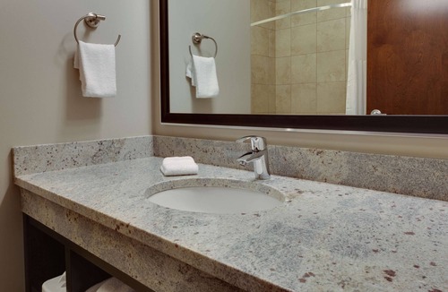 South Hills Hotel | Drury Inn & Suites Pittsburgh Airport Settlers Ridge