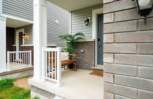 Shelburne House | Dufferin Retreat - Centrally Located, close to Parks, Trails and Local Shops