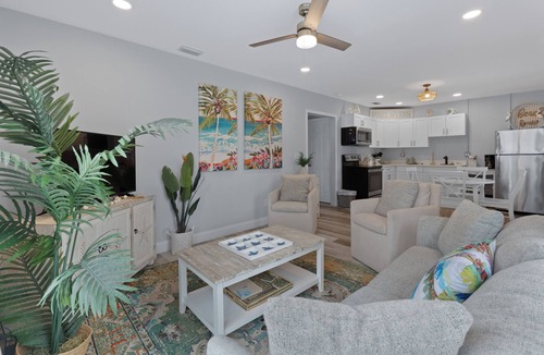 Mid Island House | 🌴Dune Your Thing Estate | Heated Pool | Pet Friendly 🌴