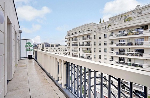 Levallois-Perret Apartment | Duplex with terrace in Levallois