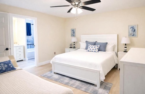 Tamiami Apartment | E&A SouthWest Miami Cozy 2BR Apartment with Private Parking