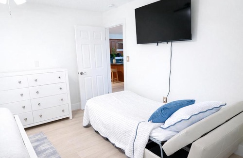 Tamiami Apartment | E&A SouthWest Miami Cozy 2BR Apartment with Private Parking