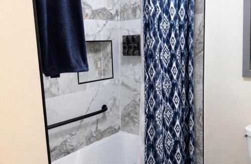 Tamiami Apartment | E&A SouthWest Miami Cozy 2BR Apartment with Private Parking