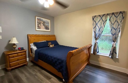 Port Saint Lucie House | Easy access from I95 and Turnpike, beautiful lake view and 25 min from the beach