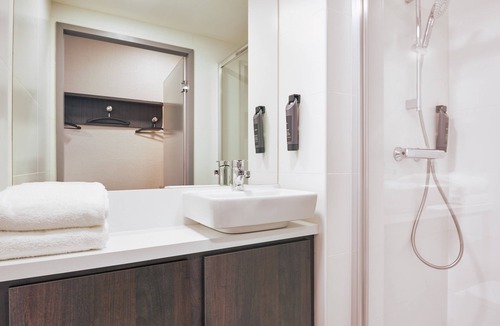 Tremblay-en-France Hotel | easyHotel Paris Charles de Gaulle