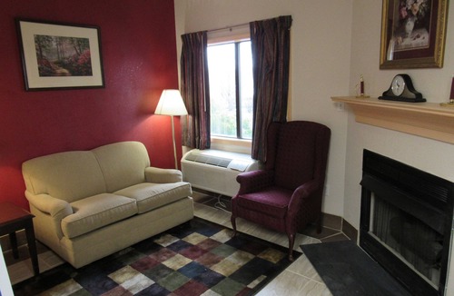 Carlisle Hotel | Econo Lodge Carlisle Central