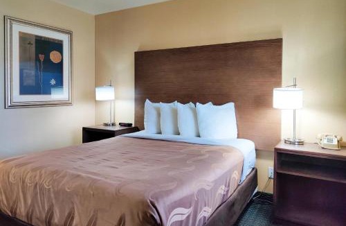 Flagstaff Hotel | Econo Lodge Flagstaff East I-40