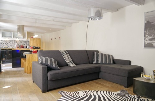 Paris City Center Apartment | Ecrin à Bijoux - Central and Charming apartment with A/C in historical property