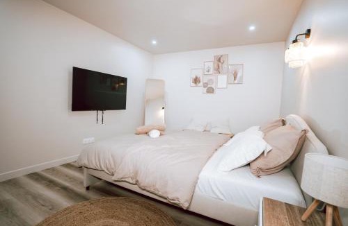 Rueil-Malmaison Apartment | Edera Spa
