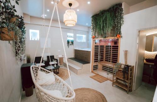 Rueil-Malmaison Apartment | Edera Spa