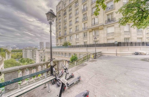 Passy Apartment | Eiffel Tower - Apartment for 4 with elevator