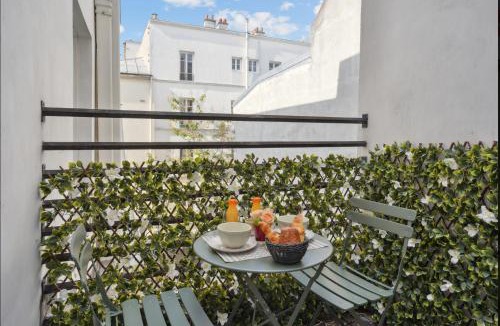7th Arrondissement Apartment | Eiffel Tower Apartment/Invalide by Studioprestige