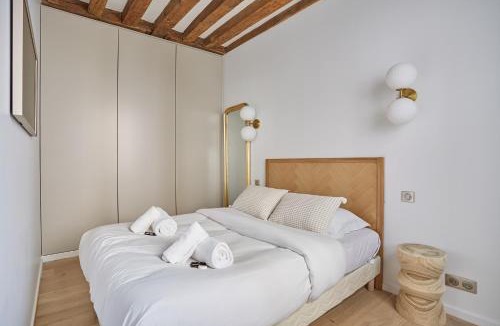 7th Arrondissement Apartment | Eiffel Tower Apartment/Invalide by Studioprestige