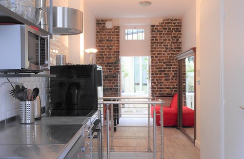 Faubourg Saint-Germain Condo | Eiffel Tower - Duplex & private patio - Centre of Paris
