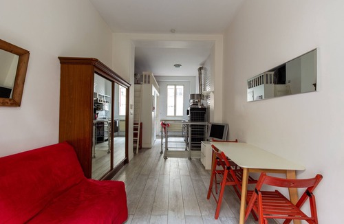 Faubourg Saint-Germain Condo | Eiffel Tower - Duplex & private patio - Centre of Paris