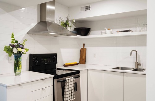 Parkdale Apartment | Elegance on Elm Grove