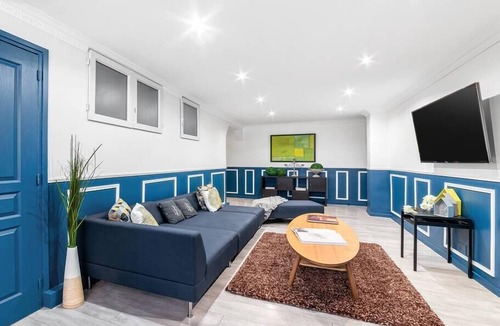 Strasbourg -Saint-Denis Apartment | Elegant 130m² Apartment in Central Paris, Marais