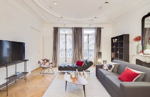 Champs-Elysees Apartment | Elegant 4-Bedroom Apartment Near the Champs-Élysées